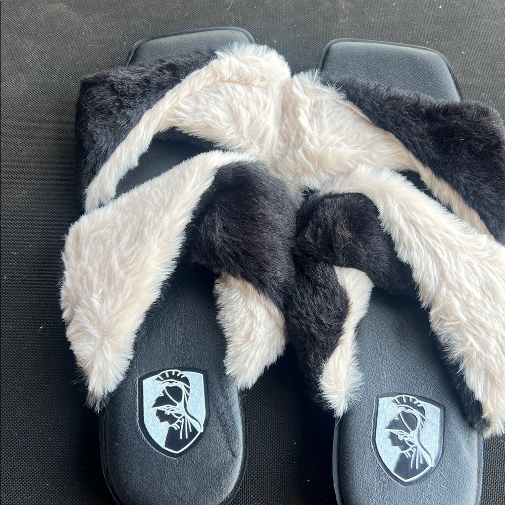 Vivienne Hu Slippers, NWOT Blk/Cream 39 - Picture 3 of 4